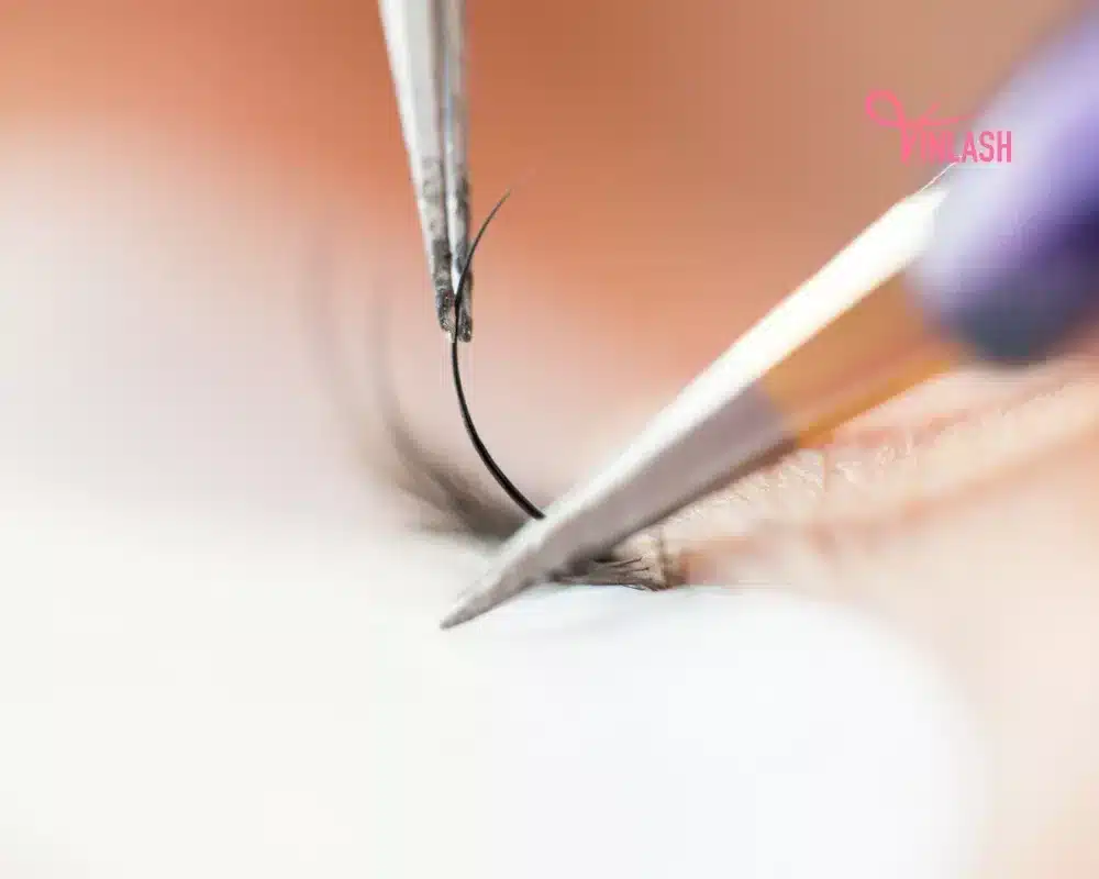 the-comprehensive-guide-to-purchasing-eyelash-extension-tweezers-wholesale-15
