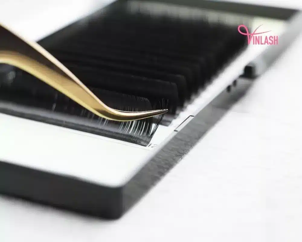 the-comprehensive-guide-to-purchasing-eyelash-extension-tweezers-wholesale-8
