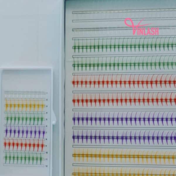 Wispy eyelash extensions mixed-color box L 20 lines VLV039-4