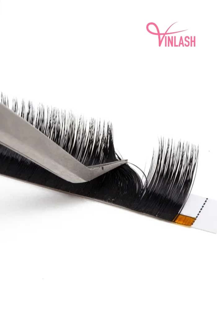 glue-tape-for-lash-extension-trays-a-comprehensive-guide-5