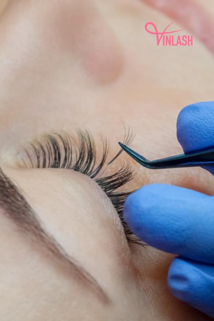 obtain-the-tweezers-of-your-choice-from-a-favored-lash-tweezer-vendor-2