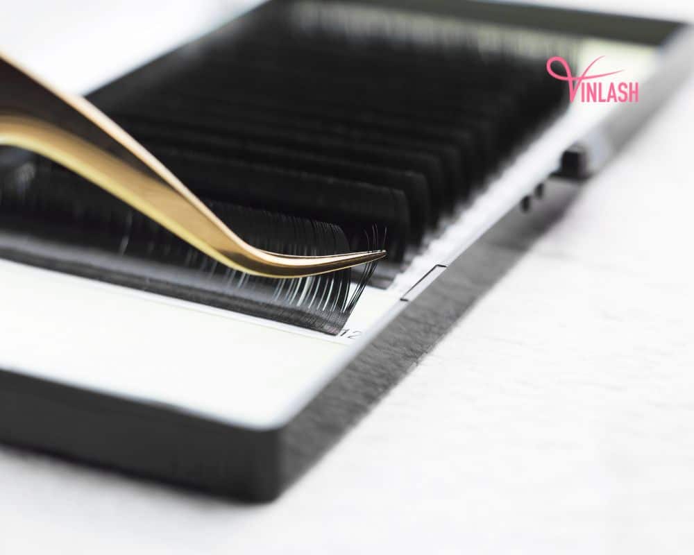identify-a-reliable-eyelash-extension-tweezer-manufacturer-for-your-lash-business-5