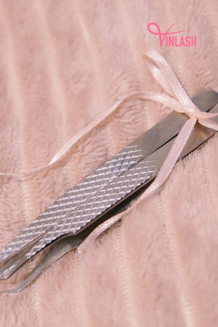 obtain-the-tweezers-of-your-choice-from-a-favored-lash-tweezer-vendor-12