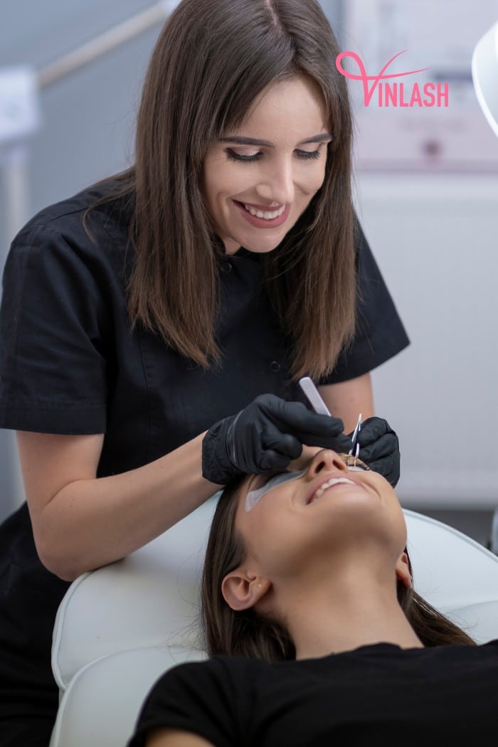 What to Do When Lash Extensions Lose Curl Prematurely