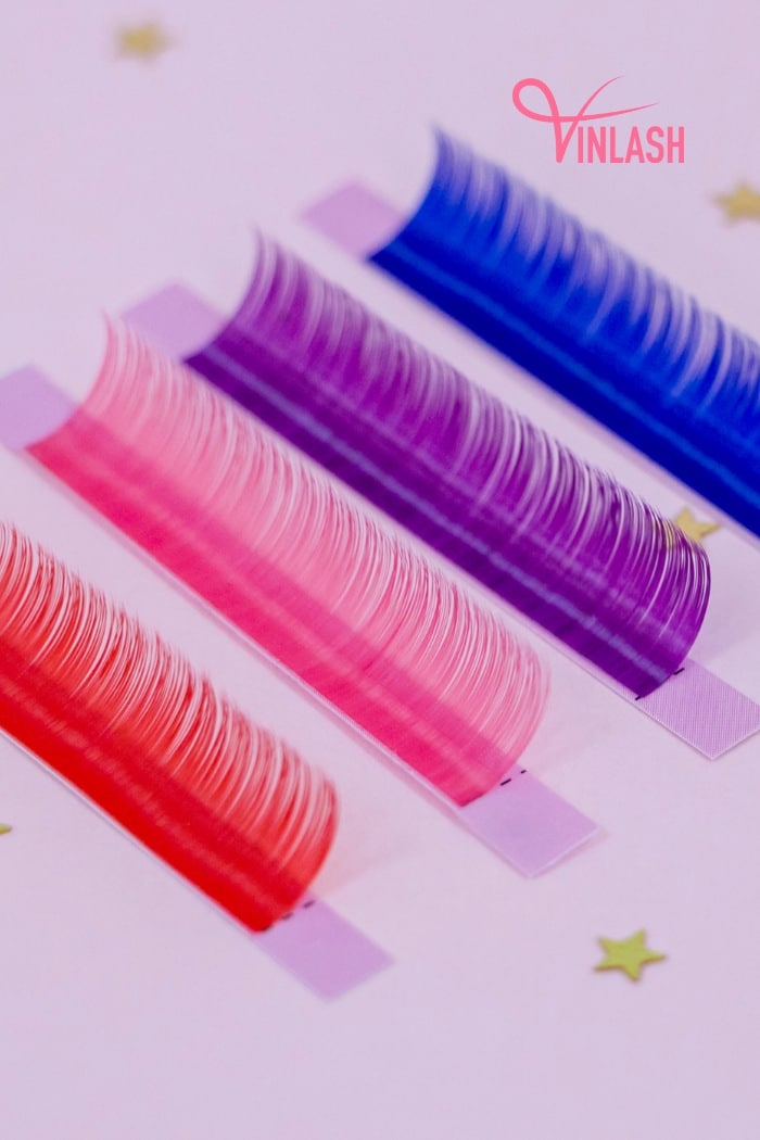 an-expert-guide-to-get-eyelash-extensions-for-older-ladies-6
