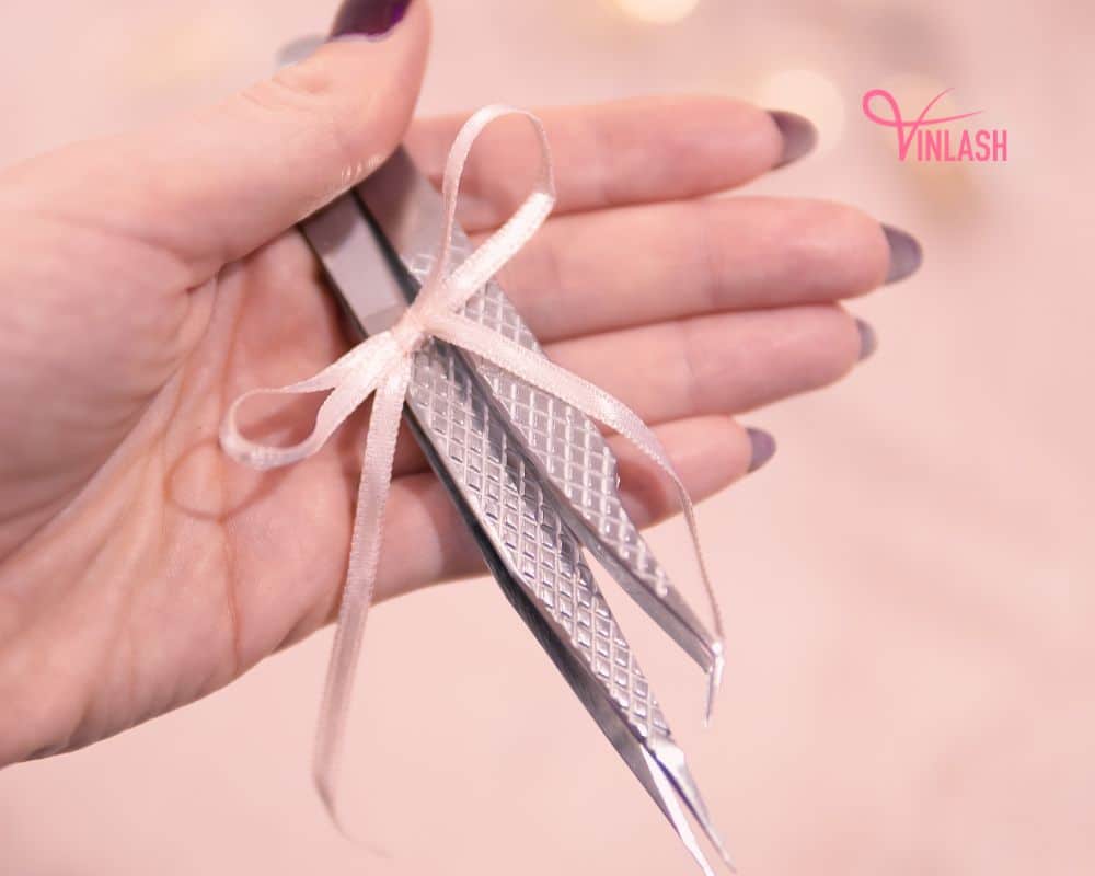 identify-a-reliable-eyelash-extension-tweezer-manufacturer-for-your-lash-business-7