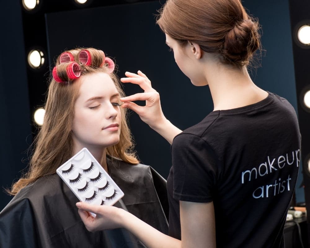 how-to-remove-eyelash-extensions-after-heavy-makeup