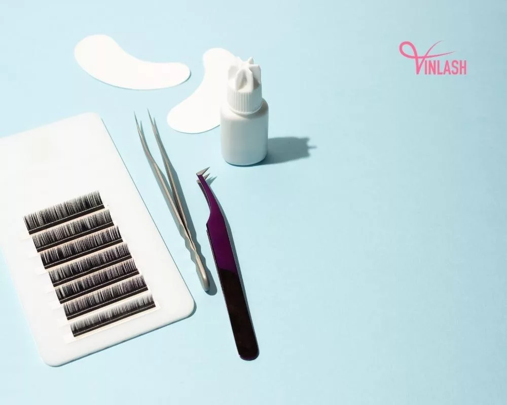 the-comprehensive-guide-to-purchasing-eyelash-extension-tweezers-wholesale-17