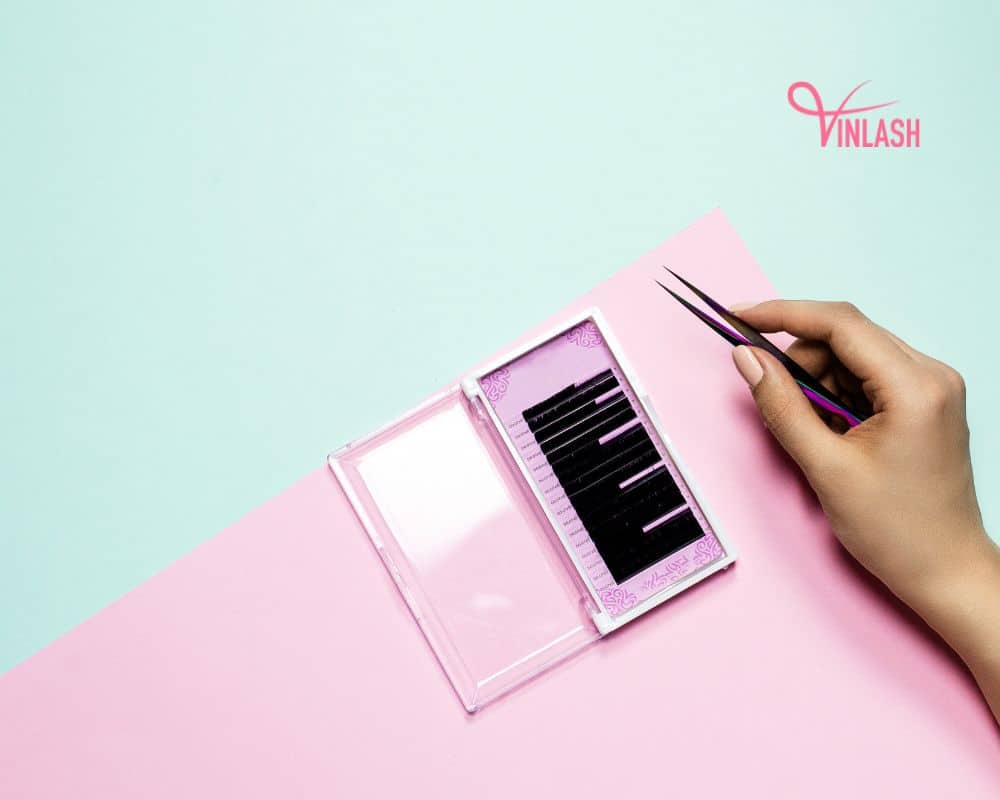 identify-a-reliable-eyelash-extension-tweezer-manufacturer-for-your-lash-business-4